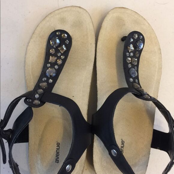 Avenue “Sarah” black thong sandals size 9 wide - Picture 4 of 7